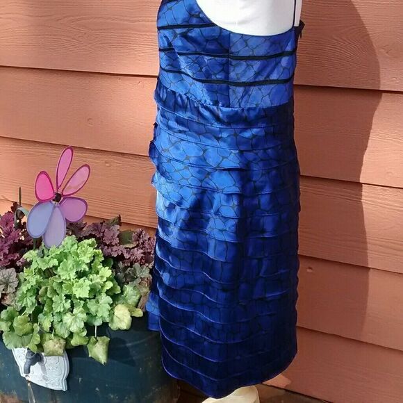 Eliza J Evening Dress - Picture 3 of 7